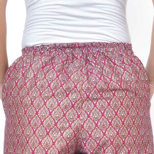 Pantalon avec des motifs colorés sarong thaï pour le massage thaïlandais Coleur: Rose