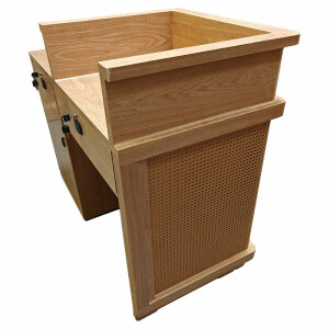 Rezeption Theke aus Holz mit Rattangeflecht