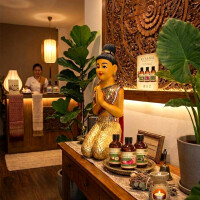Thai Sawasdee Lady Statue Figur auf Knien - 51cm Gold